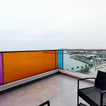 Element Av. Balboa